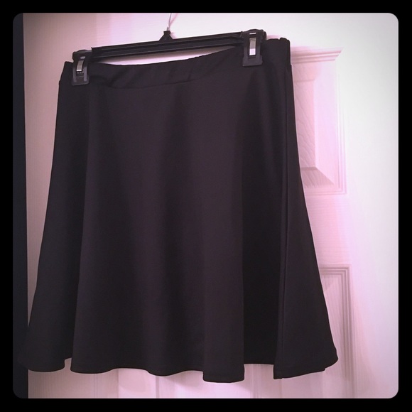 Boohoo Pop Skater Skirt - Picture 1 of 4